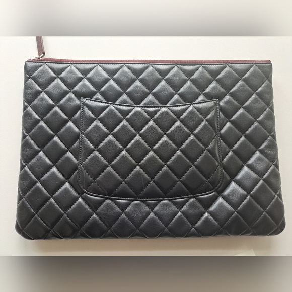 Chanel Black Quilted Laptop Sleeve - Picture 5 of 7